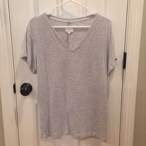 HOLD Lou & Grey | XS | V Neck Tee